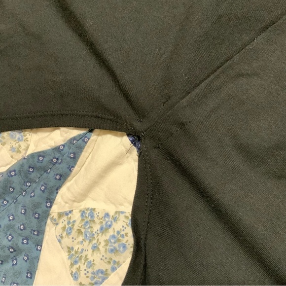 Shihar V-Neck Bodycon Black Dress - Picture 4 of 9